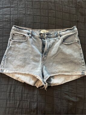 Abercrombie and Fitch mom shorts